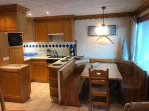 Appartement cosy à Courchevel 1850 avec accès direct aux pistes - FR-1-514-11